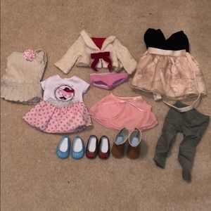 I’m selling American girl doll cloths set